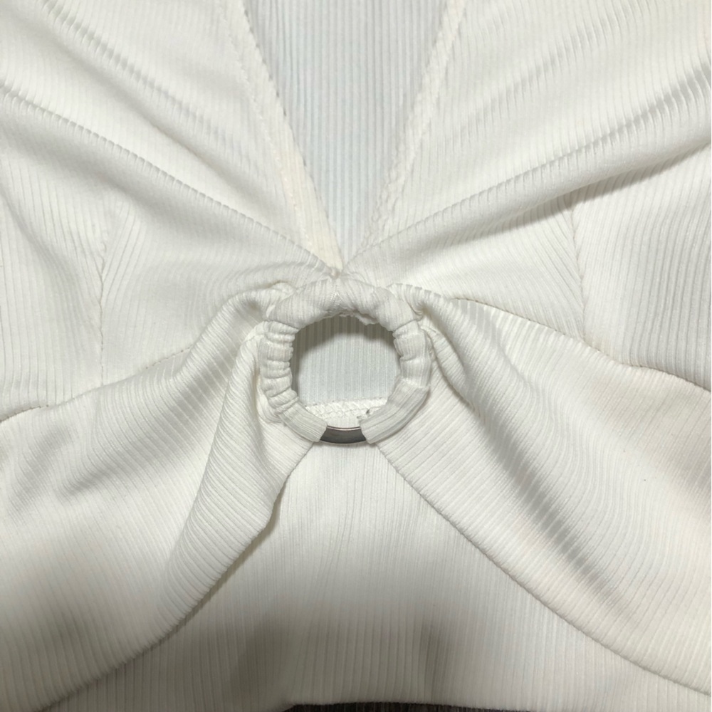 Bershka White Ribbed Ring Detail O-Ring Crop Top - Small - Picture 4 of 8